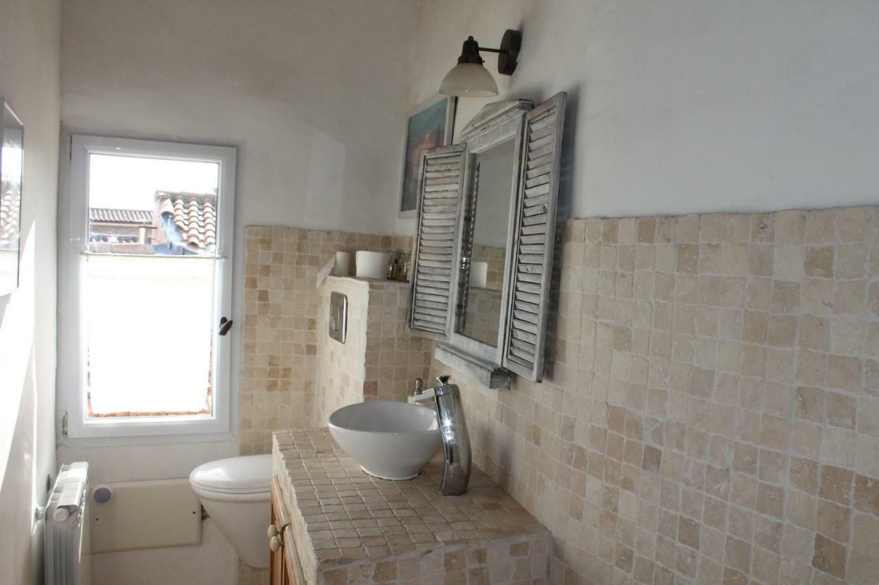 Duplex En Plein Centre Daire LʼIsle-sur-la-Sorgue Dış mekan fotoğraf
